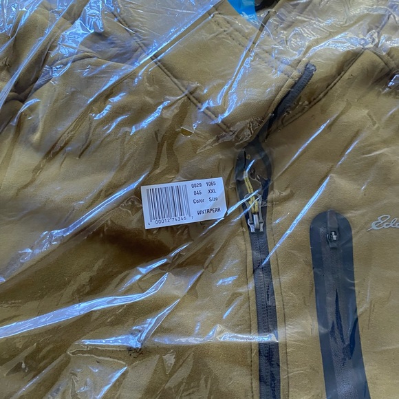 Eddie Bauer Outpace flex fleece half-zip jacket - Picture 6 of 8